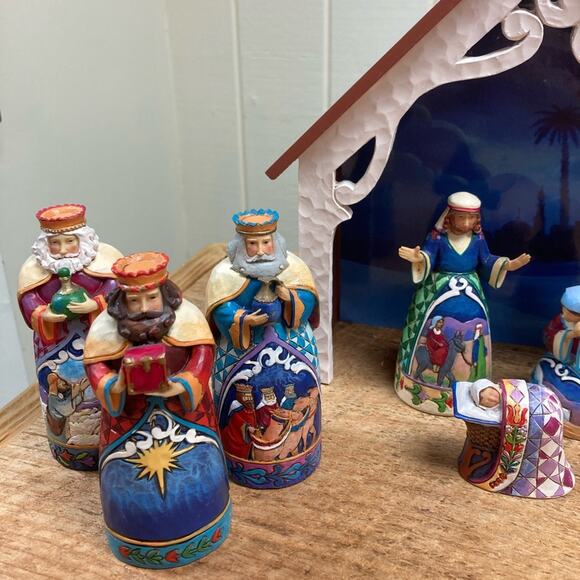 Jim Shore Mini Nativity Set "Away in A Manger" Box Included - Picture 4 of 9